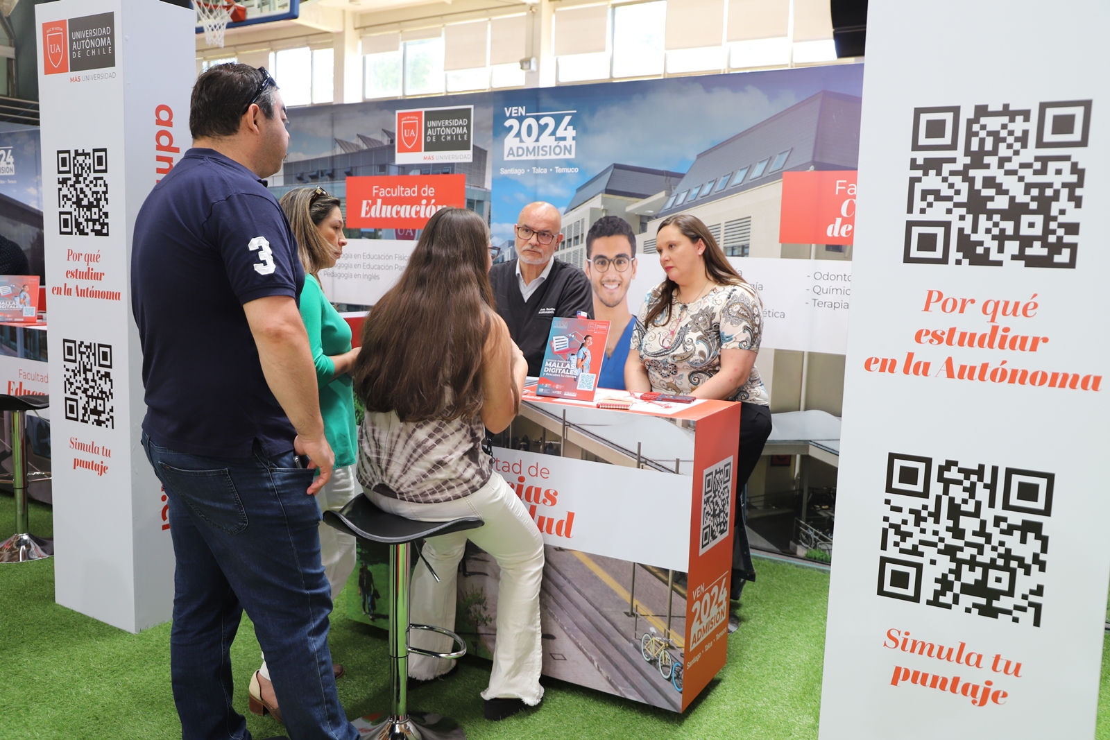 FOTO feria del postulante 1