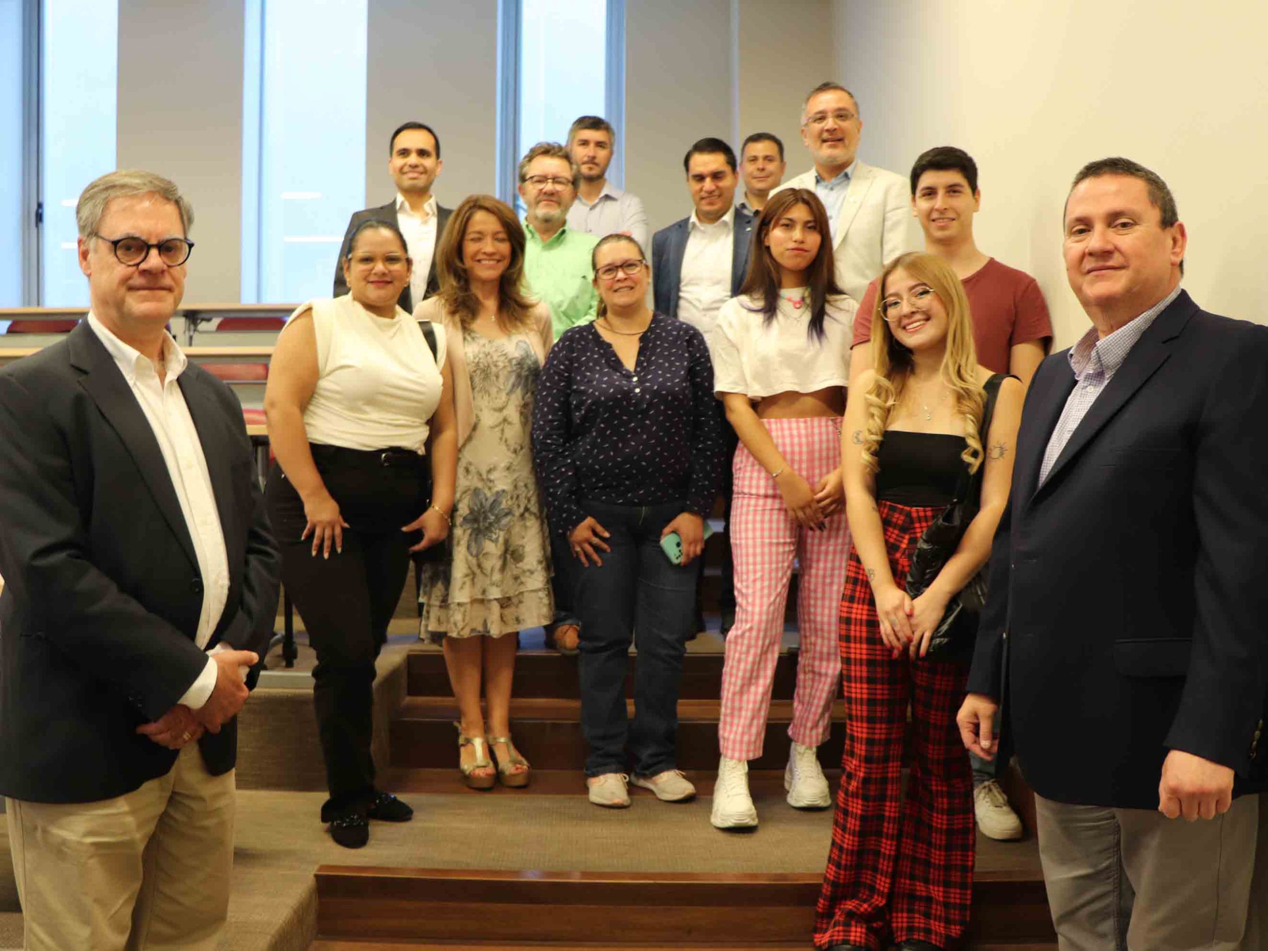 Carrera de Publicidad y Comunicación Integral selló importante acuerdo de colaboración con el HUB de Providencia
