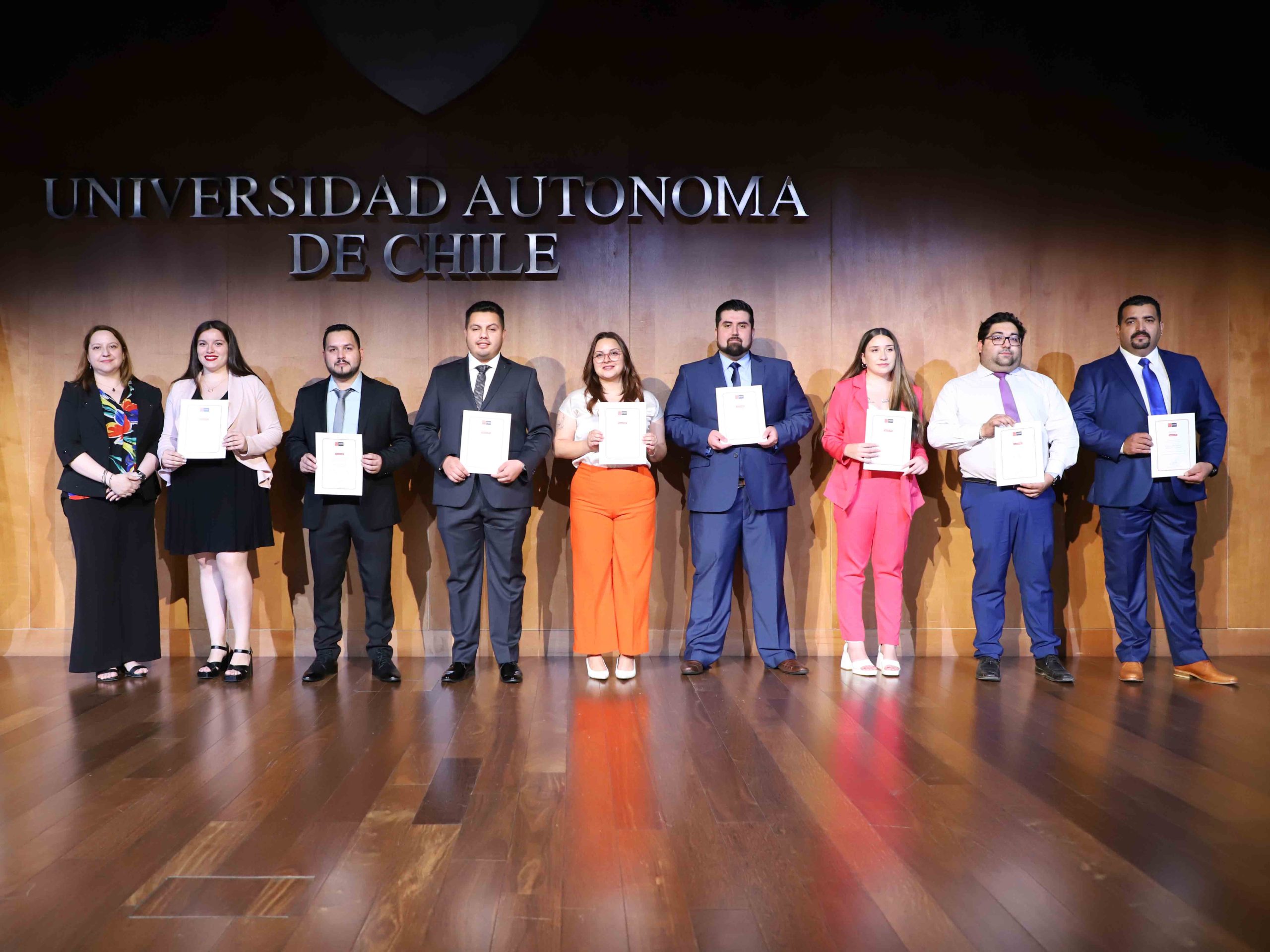 Estudiantes de tercer año de la Carrera de Derecho recibieron su certificado Ius Postulandi