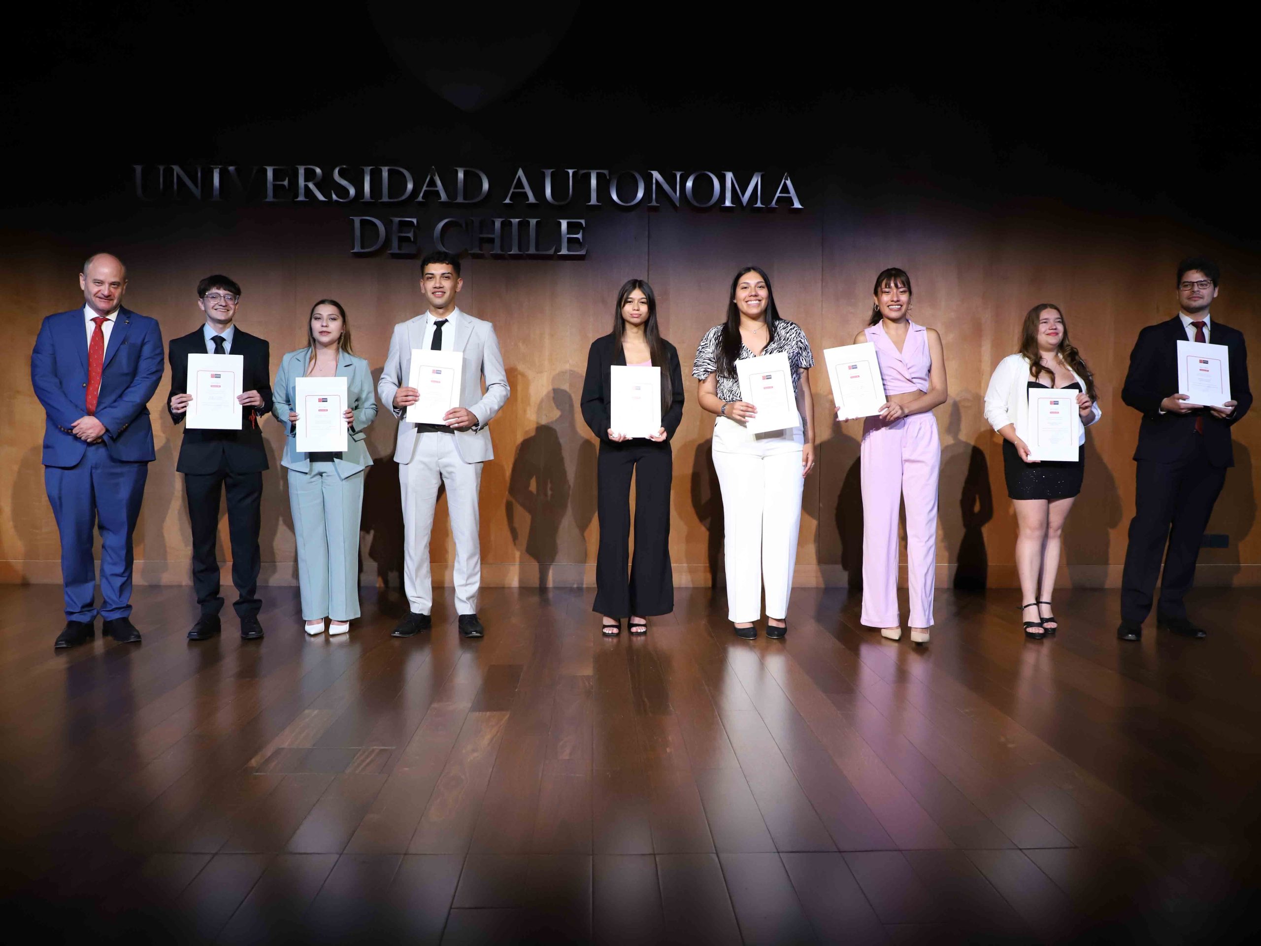 Estudiantes de tercer año de la Carrera de Derecho recibieron su certificado Ius Postulandi