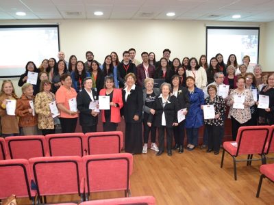 U. Autónoma certifica a adultos mayores en su escuela de agenciamiento con foco en la salud mental