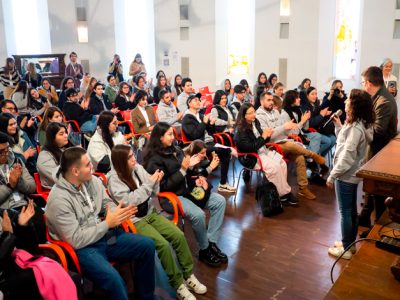 Formamos profesionales que lideren y sean agentes de cambio
