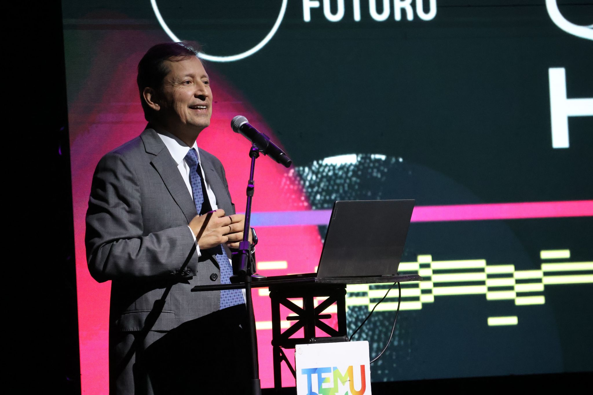 ivan suazo congreso futuro 5