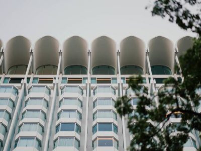 Artículo explica estudio sobre consumo de energía en instituciones de educación superior y esfuerzos por sostenibilidad