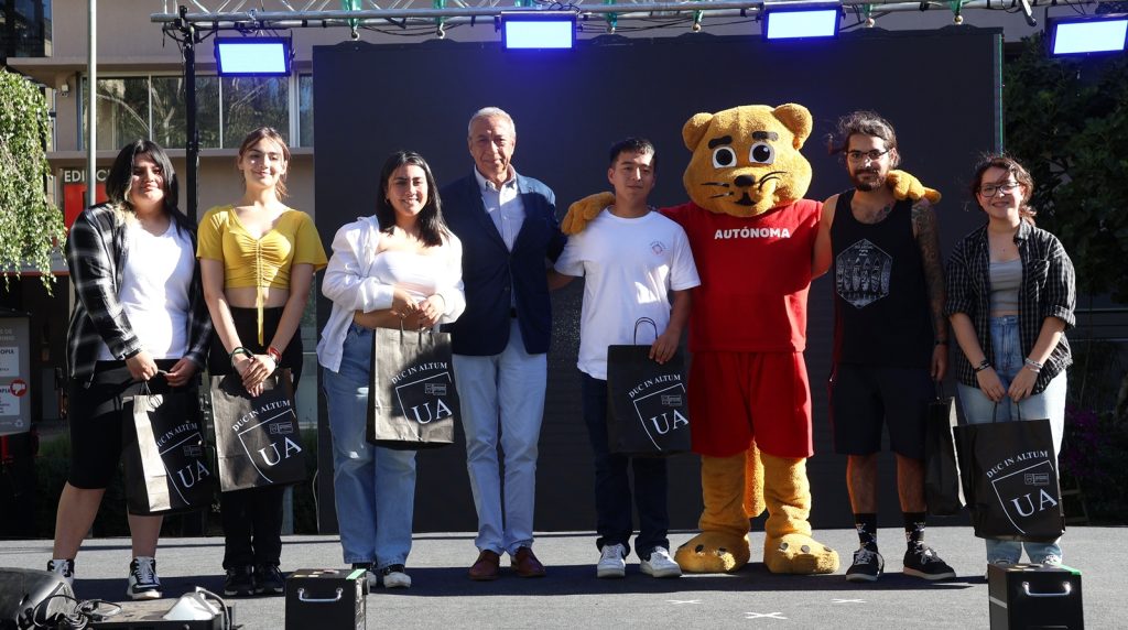 FOTO bienvenida estudiantes nuevos 1