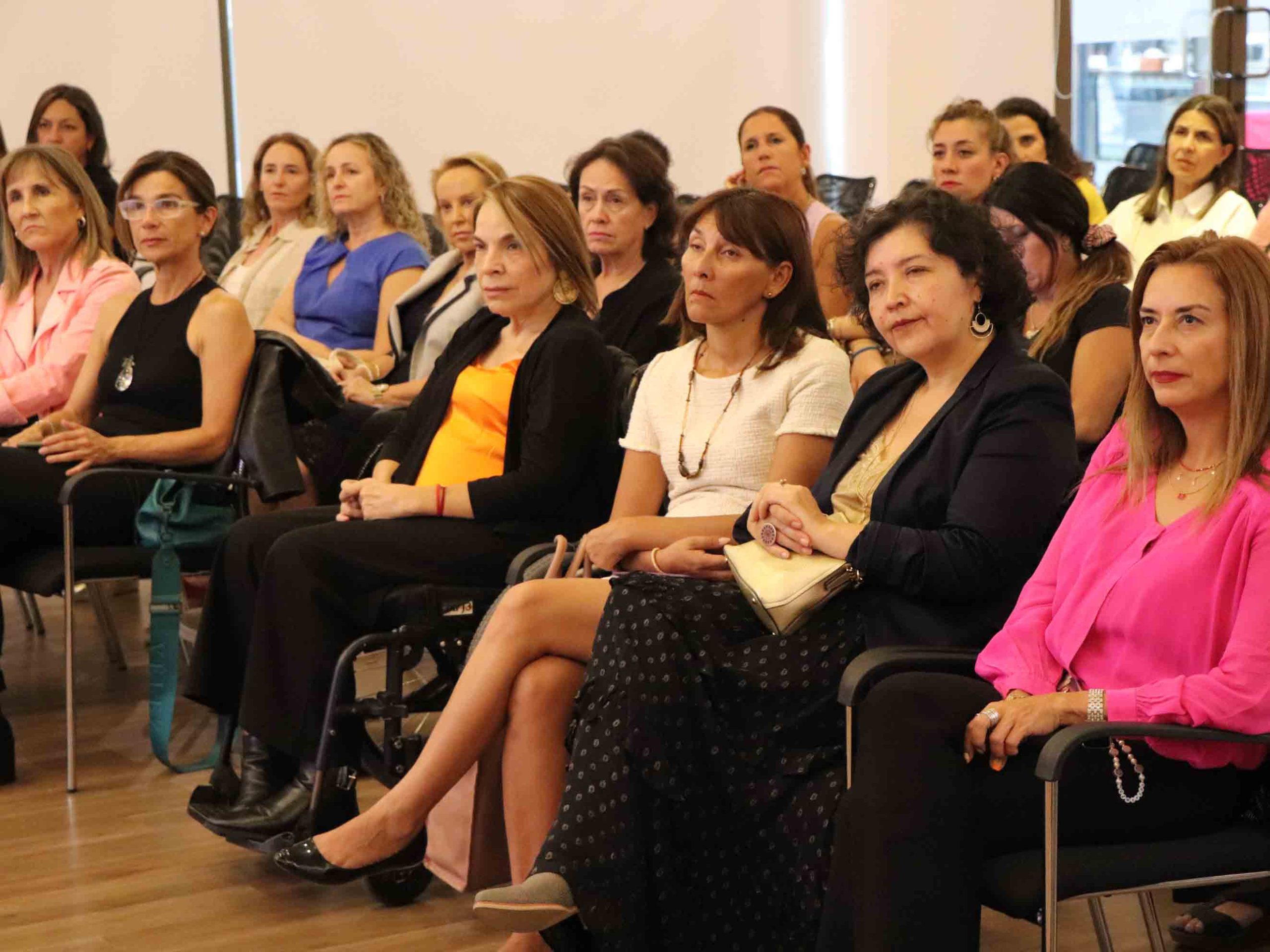 Mujeres invitadas