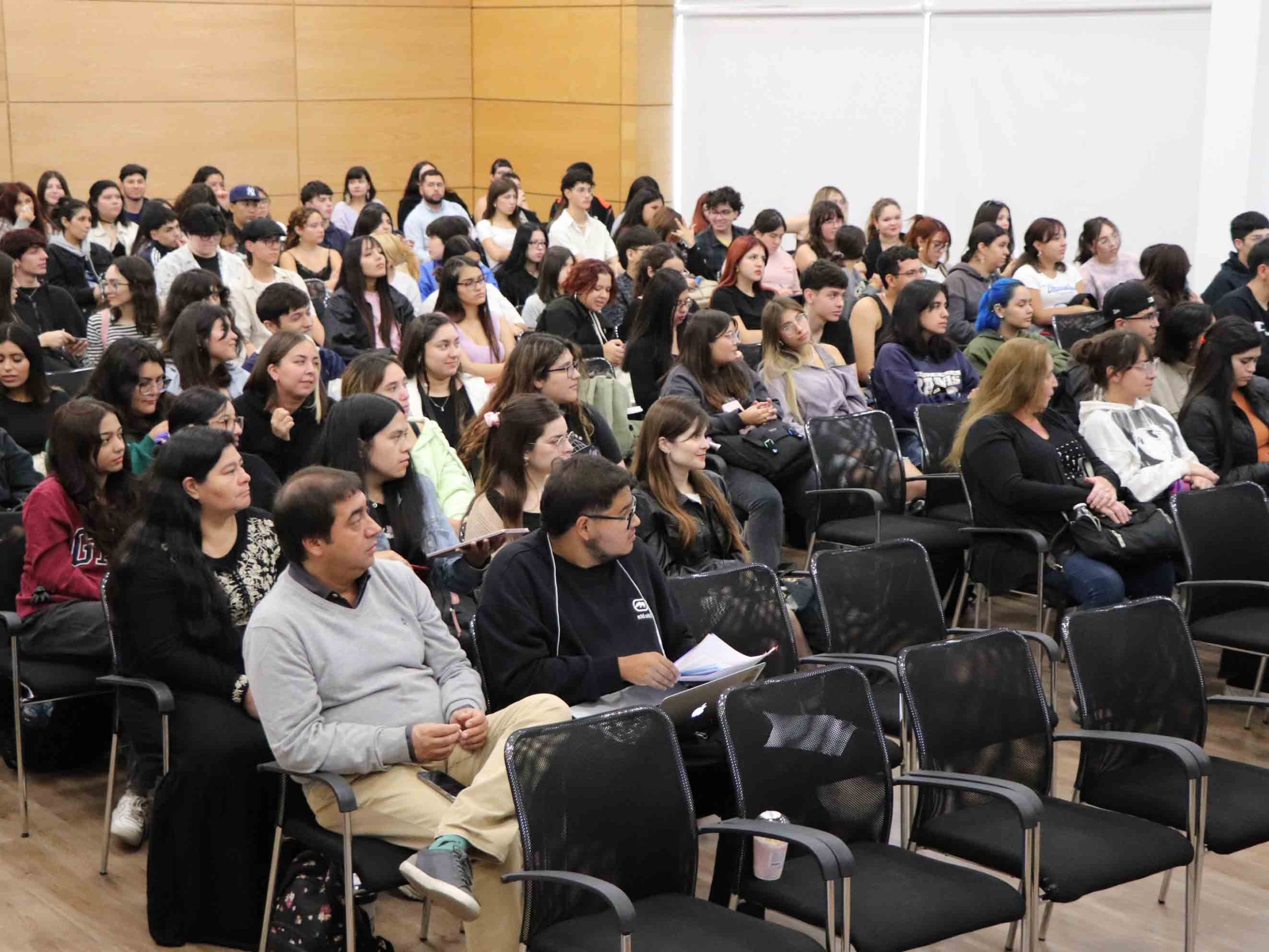 Universidad Autónoma de Chile realizó el Primer Congreso de Salud Mental y Bienestar Universitario