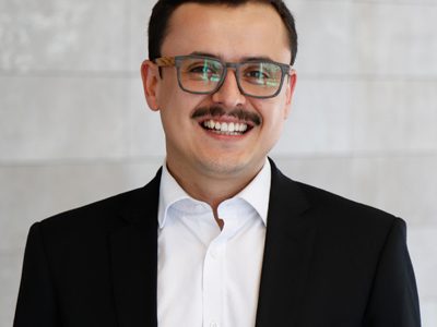 Profesor de la U. Autónoma de Chile dicta conferencia sobre IA y Derecho en universidad de Costa Rica