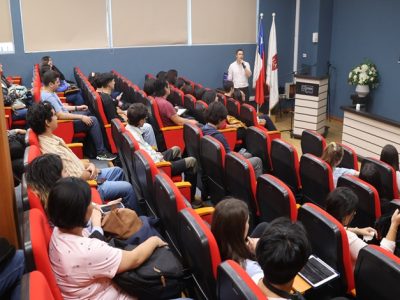Charla sobre la Felicidad en la Vida Universitaria: ¿Es posible encontrarla?