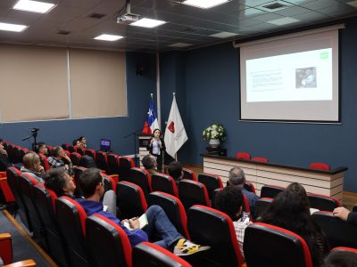 Académicos de la Facultad de Arquitectura, Construcción y Medio Ambiente se capacitan en primeros auxilios psicológicos
