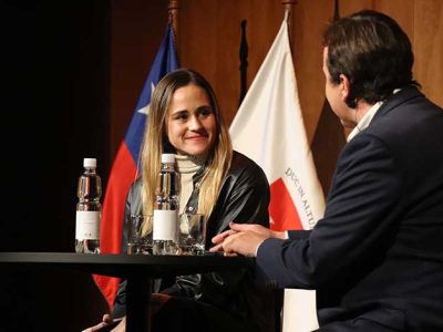 Sede Santiago realiza la presentación de sus selecciones deportivas con charla de medallista panamericana