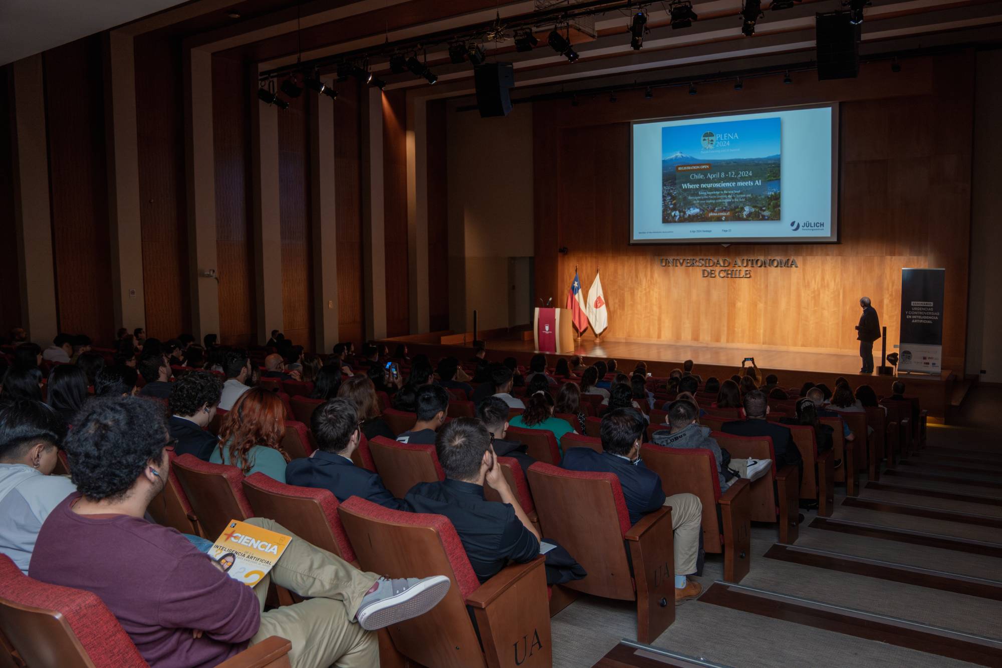 Más de trescientas personas asistieron al seminario sobre Inteligencia Artificial y neurotecnologías en la U. Autónoma