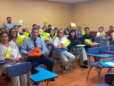 Comité Paritario de Sede Santiago lideró con éxito la entrega de chalecos reflectantes a los equipos de emergencia de Campus El Llano Subercaseaux y CIS