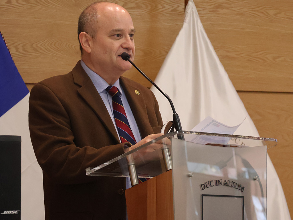Decano Rodrigo Barcia