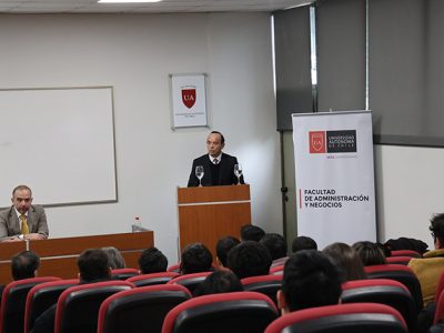 Ingeniería Comercial ofreció charla sobre Justicia Tributaria y Aduanera