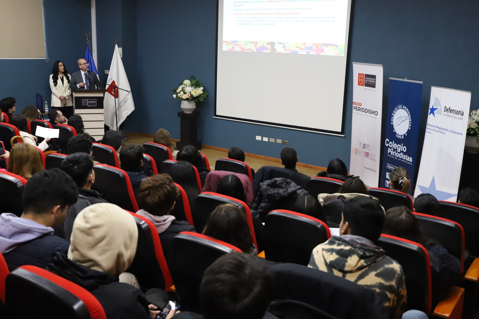 FOTO conversatorio periodismo y derecho de la informacion 1
