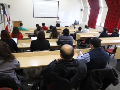 Experta ucraniana en IA realiza seminario sobre el poder de los datos en educación e investigación con la inteligencia artificial