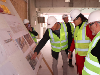 Rector y Alcaldesa recorrieron obras de nuevo edificio de la U. Autónoma de Chile en San Miguel