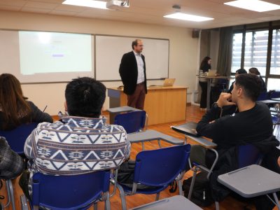 Exitoso taller de innovación y emprendimiento en Sede Temuco