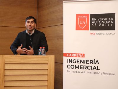 Representante del Banco Central realizó charla sobre análisis monetario y financiero a estudiantes de Ingeniería Comercial en Campus El Llano Subercaseaux