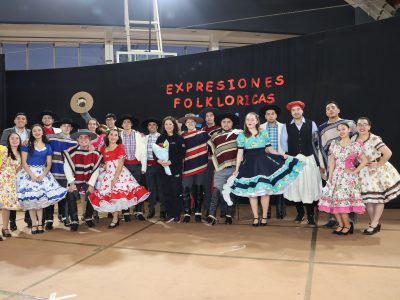 Estudiantes de Pedagogía en Educación Física destacan con su Expresión Folclórica