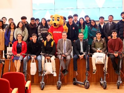 ExperienciaUA entrega casi 200 becas de Electromovilidad a estudiantes destacados de primer año