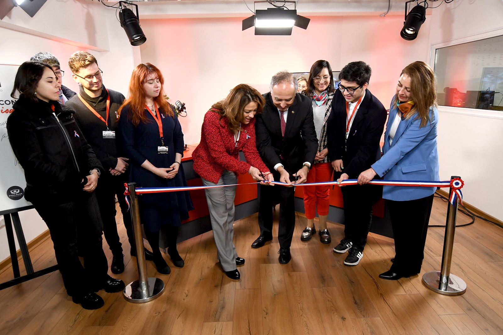 FOTO inauguracion laboratorios periodismo 1