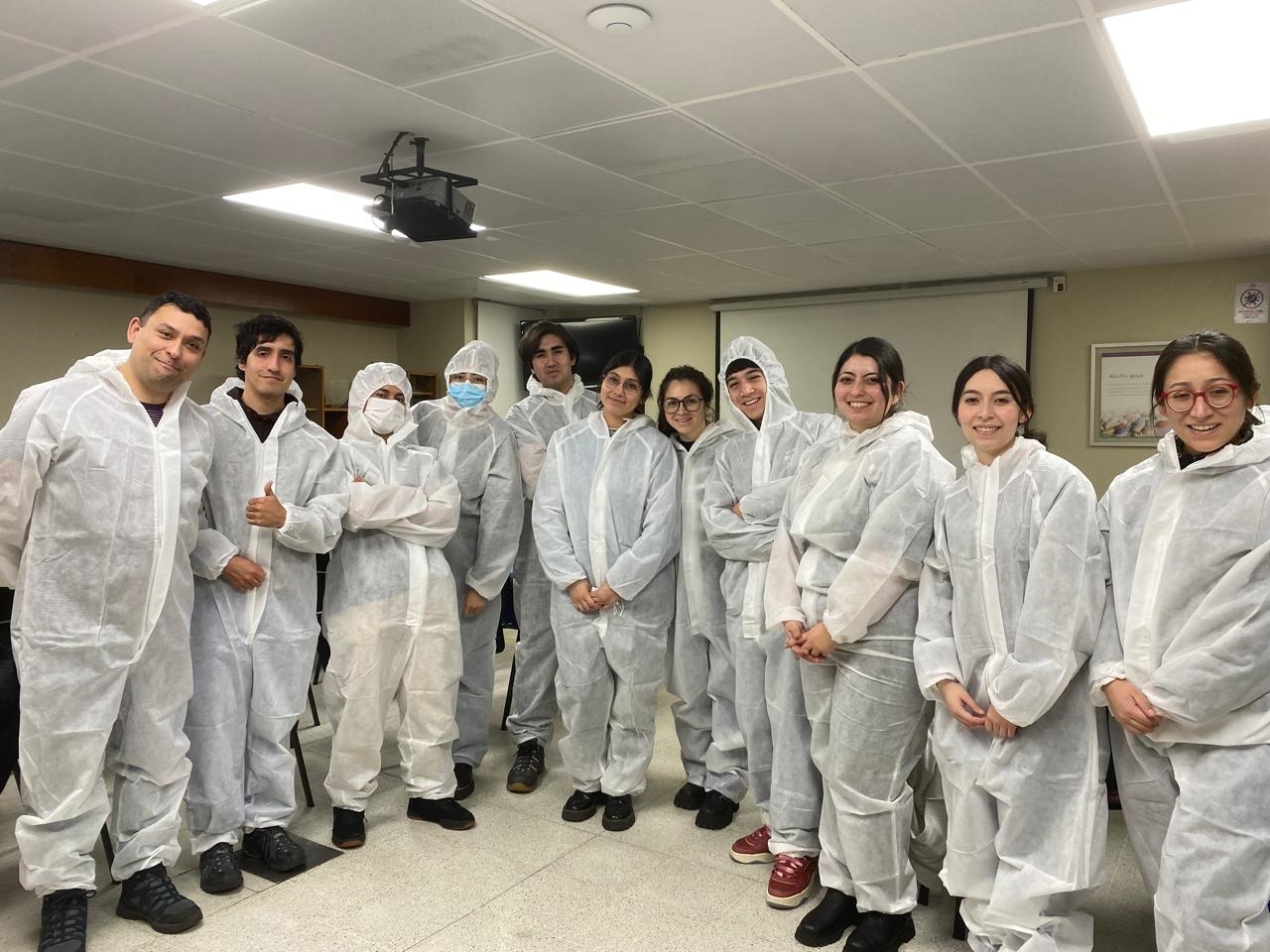 FOTO visita laboratorios en santiago 2
