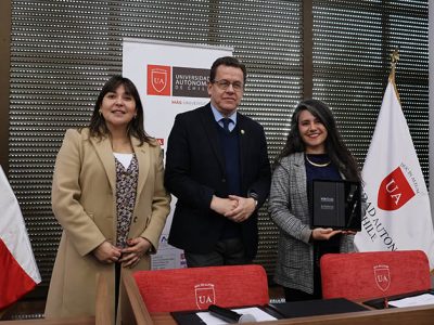 Universidad Autónoma de Chile y Revista Endémica firman convenio de colaboración