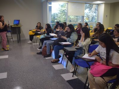 Compromiso público: cómo nuestros profesores aportan a las regiones y al país
