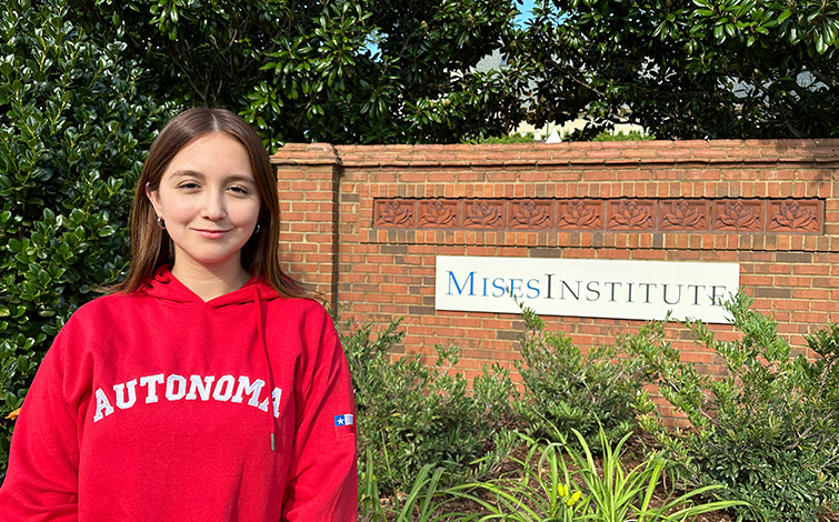 Estudiante de la Autónoma participa en prestigioso programa de economía en Estados Unidos