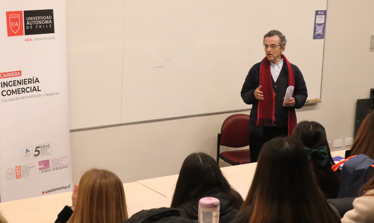 René Cortázar dicta charla organizada por Centro de Estudiantes de Ingeniería Comercial 
