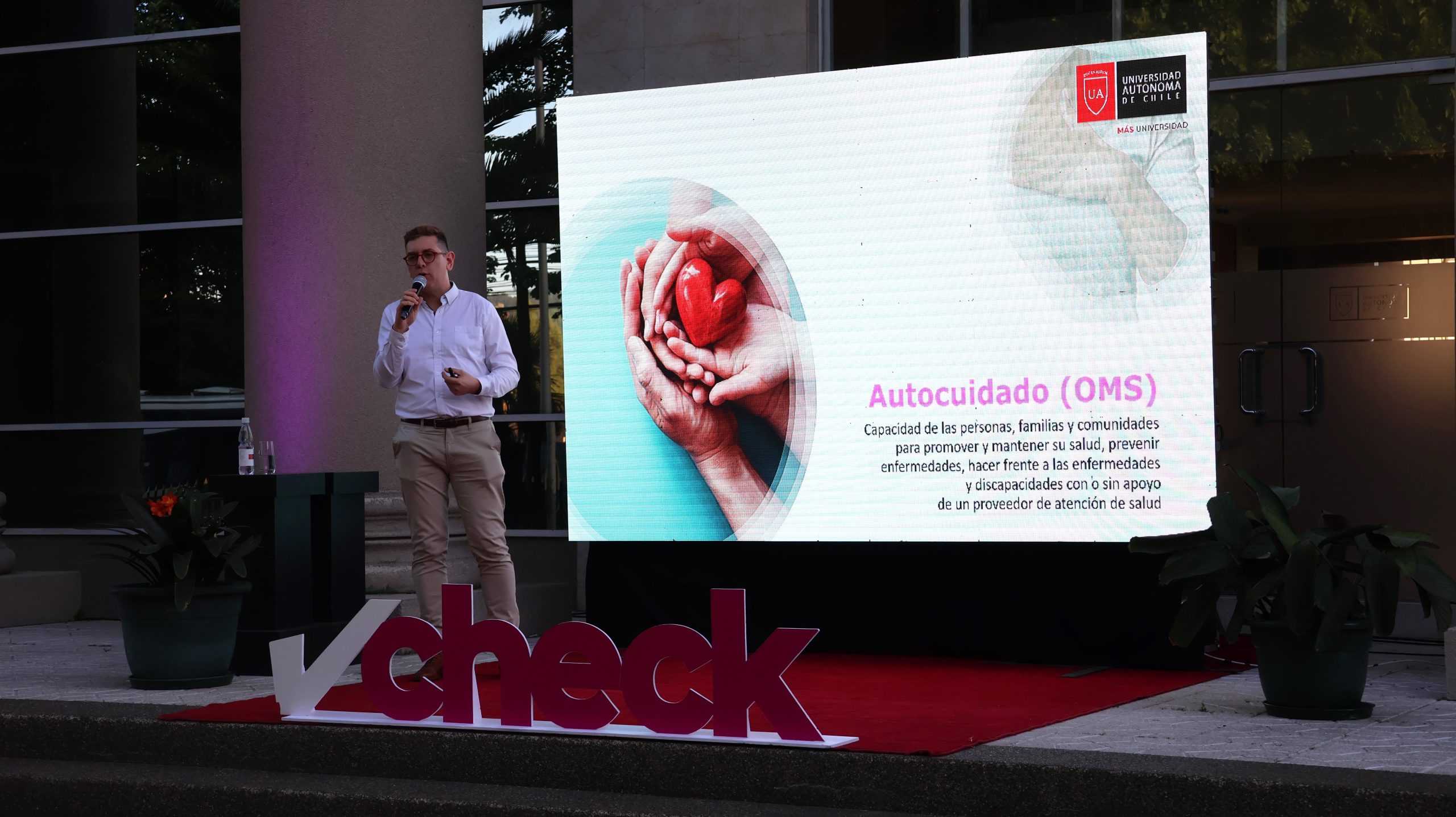FOTO 4 CHARLAS CHECK scaled