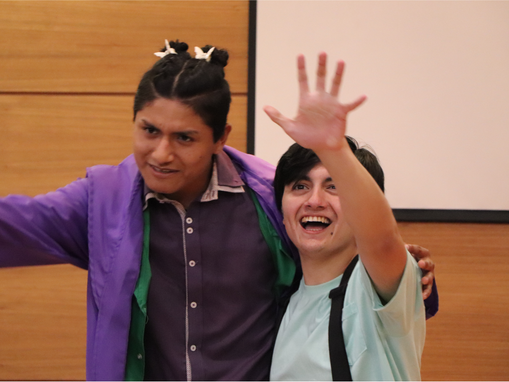 Estudiantes de taller teatro