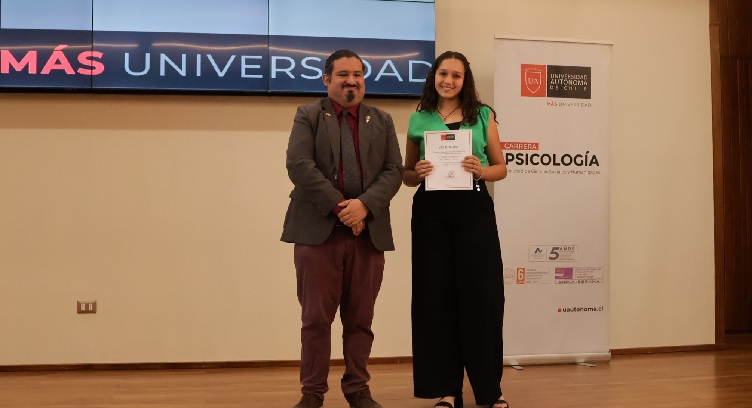 Psicología fortalece su comunidad con premiación a estudiantes y académicos destacados