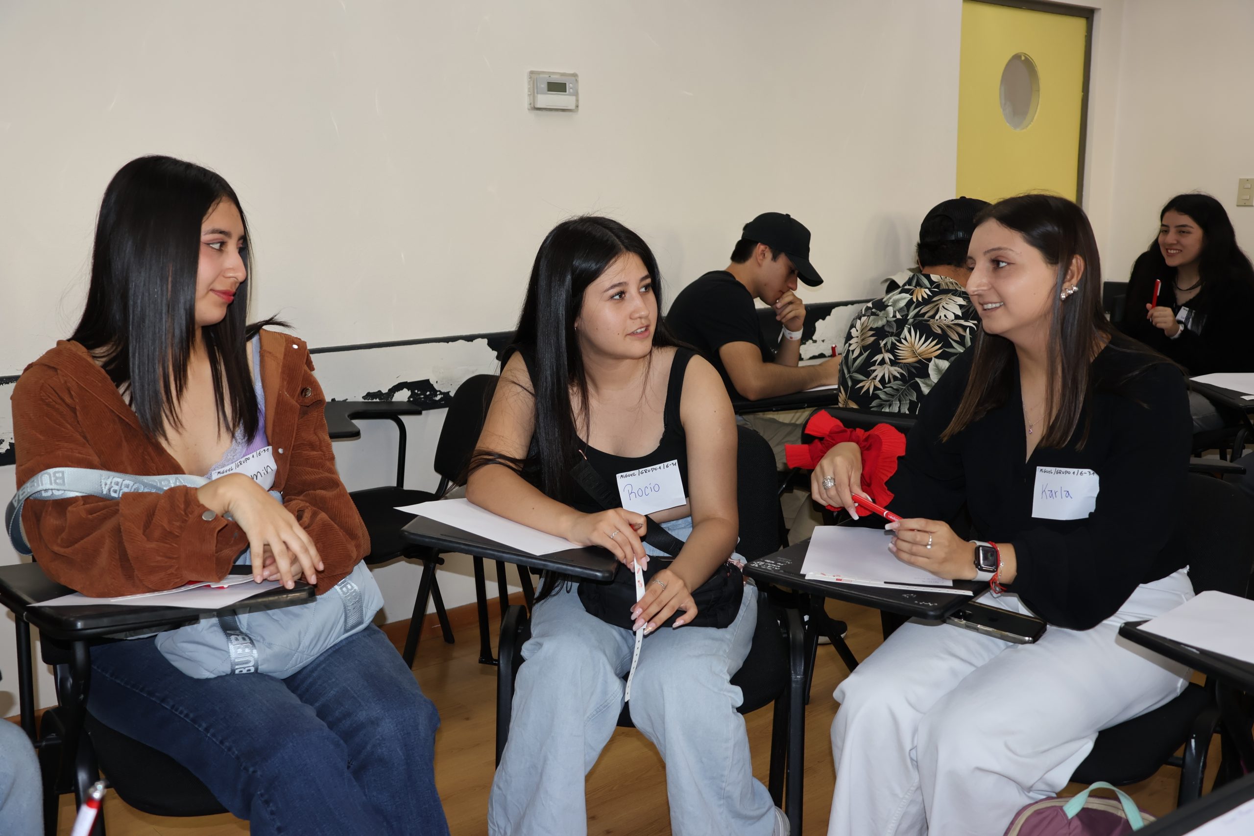 FOTO 4 BIENVENIDA ESTUDIANTES NUEVOS scaled