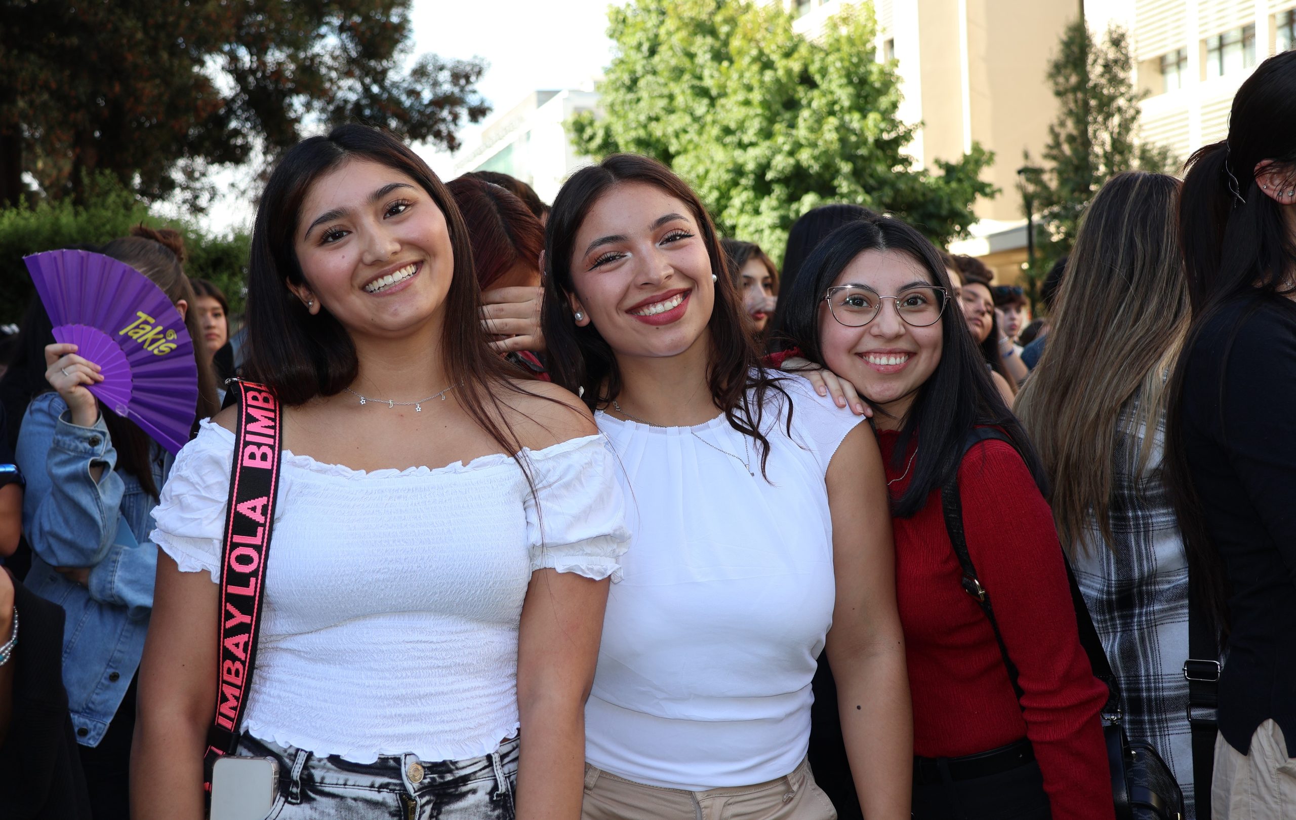 FOTO BIENVENIDA ESTUDIANTES NUEVOS scaled