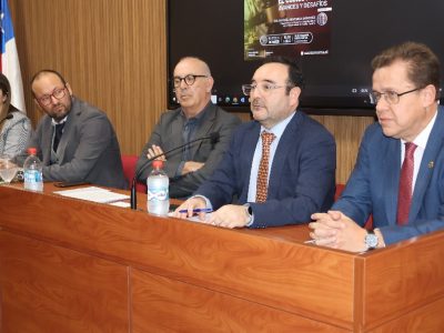 Universidad Autónoma recibe a catedrático español en conferencia sobre Garantías Constitucionales del Derecho Penal