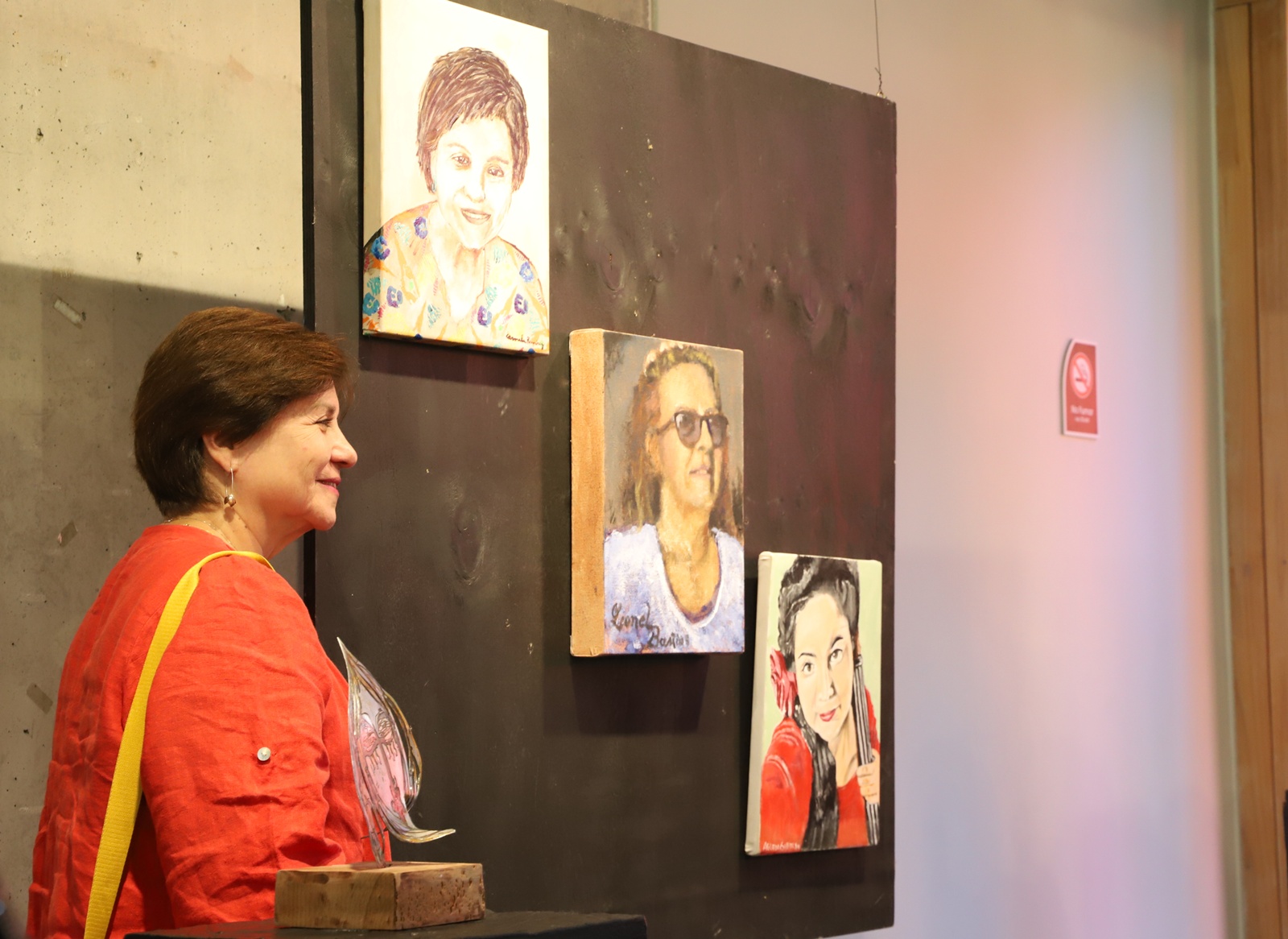 FOTO lanzamiento exposicion mujer 5