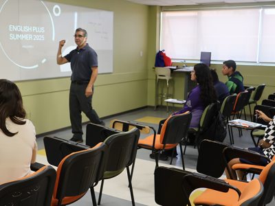 Reconocimiento para Estudiantes de Colegios Públicos culminó programa English Plus