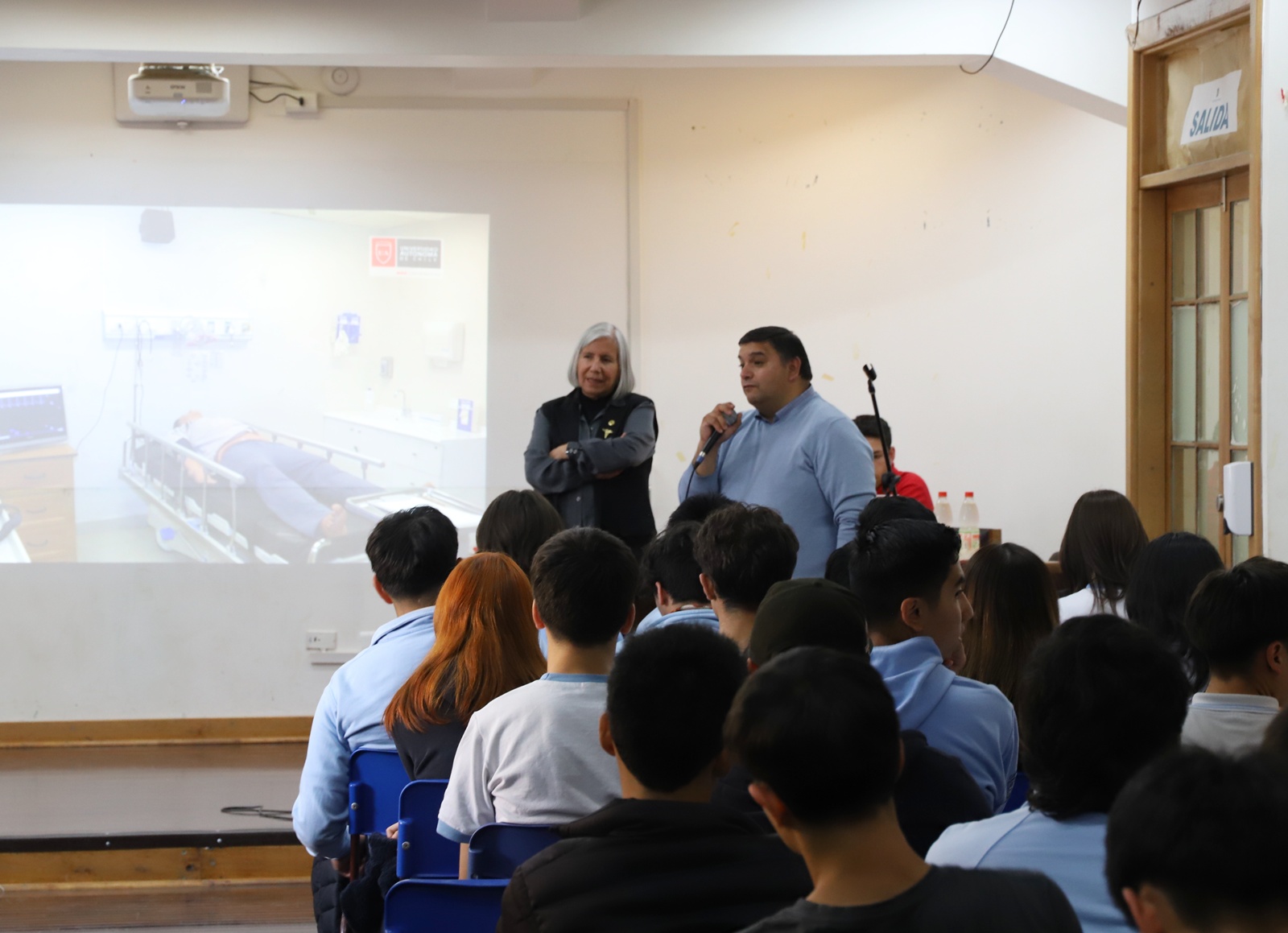 FOTO charla carrera de medicina en victoria 5