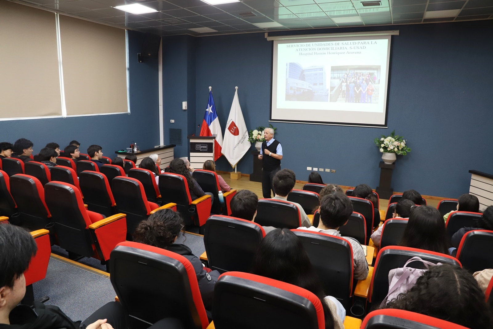 FOTO charla magistral mas alla de la teoria 1