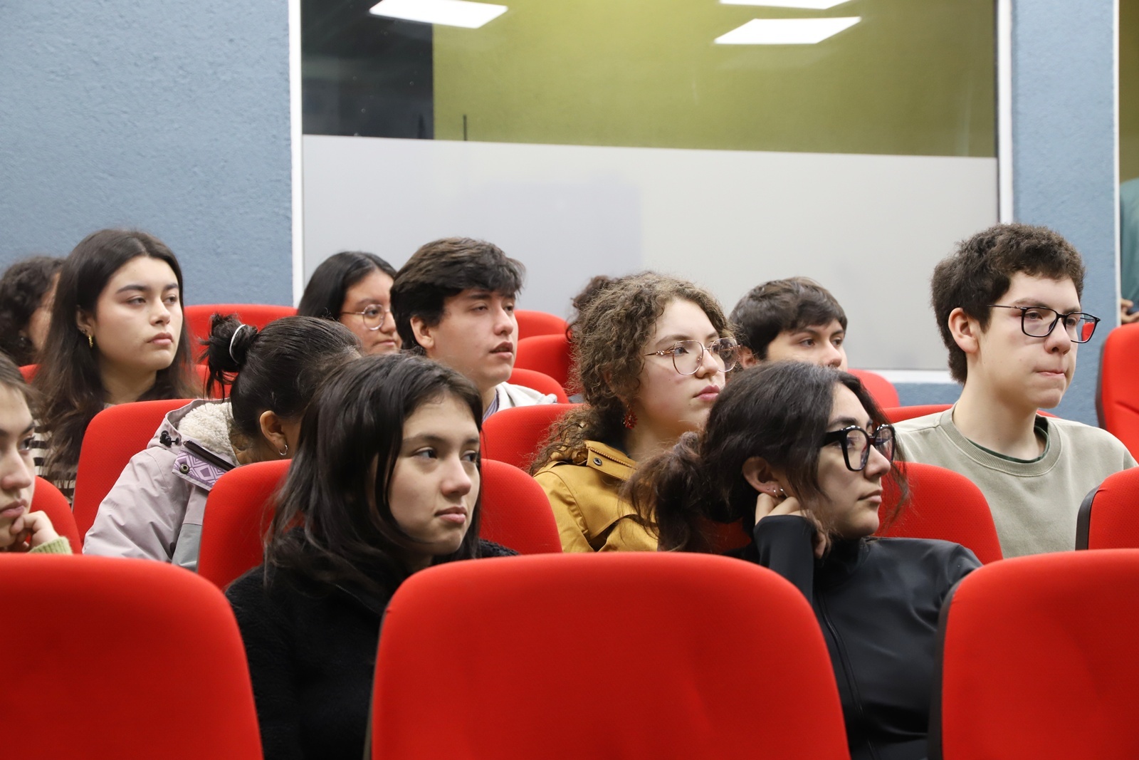 FOTO charla magistral mas alla de la teoria 2