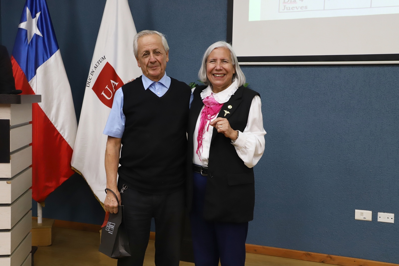 FOTO charla magistral mas alla de la teoria 3