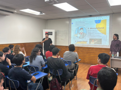 Estudiantes de Pedagogía en Inglés participaron en taller de cuidado vocal junto a Fonoaudiología por el día mundial de la voz 