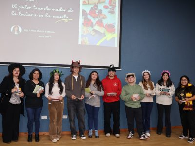 Estudiantes de Pedagogía en Educación Básica conmemoran Día Internacional del Libro con intercambio literario