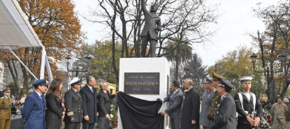 Estatua Arturo Prat