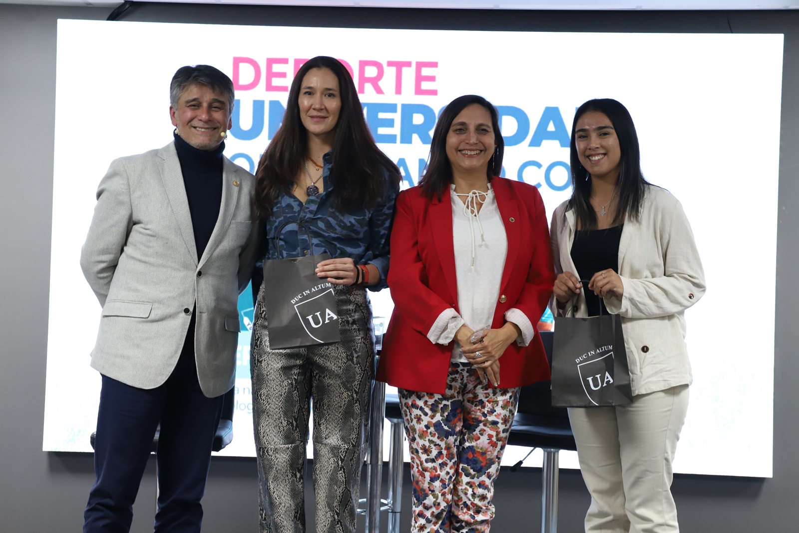 FOTO bienvenida selecciones deportivas 7