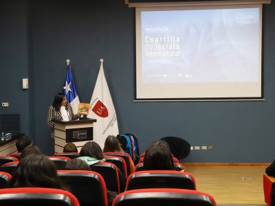 Presentan en la U. Autónoma la “Cuartilla de lectura intercultural” para estudiantes de la Facultad de Educación