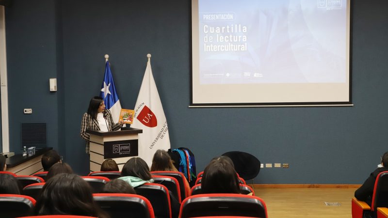 Presentan en la U. Autónoma la “Cuartilla de lectura intercultural” para estudiantes de la Facultad de Educación
